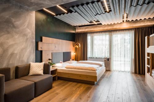 1 queen bed