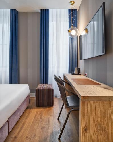 The Modernist Hotel - image 11