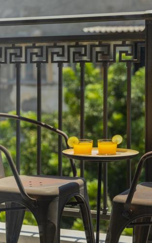 Deluxe Double Room with Balcony image 4