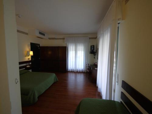 Hotel Piccadilly - image 3