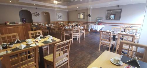 ห้องอาหาร, The George Hotel in โมนโทรด