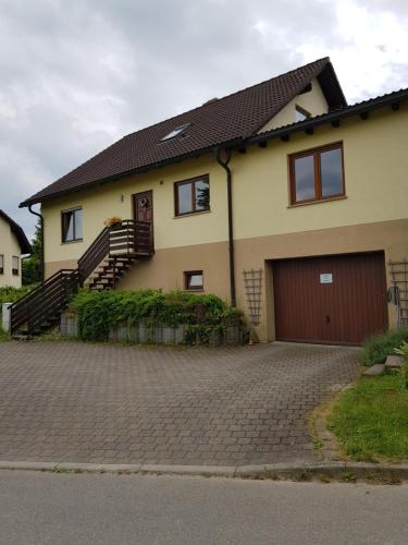 B&B Zwönitz - Ferienwohnung Brünlos - Bed and Breakfast Zwönitz