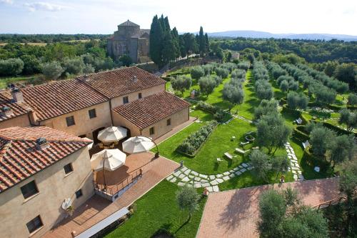 Sovana Hotel & Resort