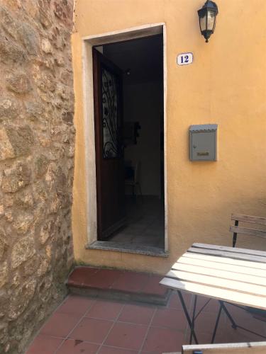 Bejárat, Casa al Castello in Giglio Island