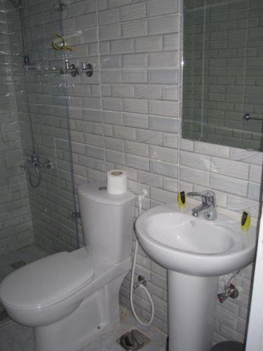 Azar Boutique Hotel - image 3