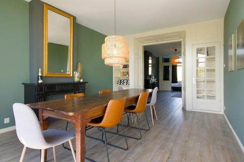  Spacious 4P Canal Apartment, Ferienwohnung in Amsterdam