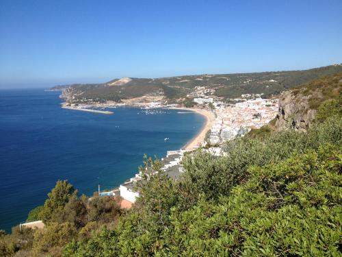  Casa no Campo com parking frente á praia, Pension in Sesimbra