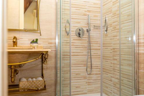 Kings Home In Rome Room Type - Duplex Quadruple Room