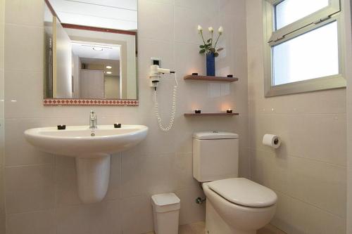 Apartamentos Porta Coeli - Accommodation - Castelldefels