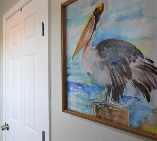 Spacious updated two-story home close to Moody Gardens & Schlitterbahn! - The Pelican House - main image