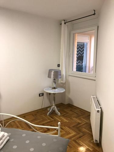 One-Bedroom Apartment image 7