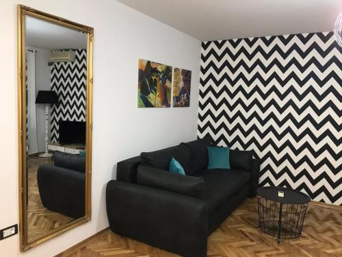One-Bedroom Apartment image 4