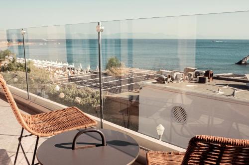 Suite, balcony