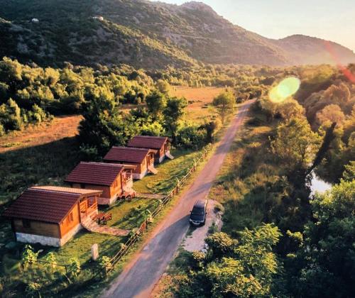 Orahovo Cottages