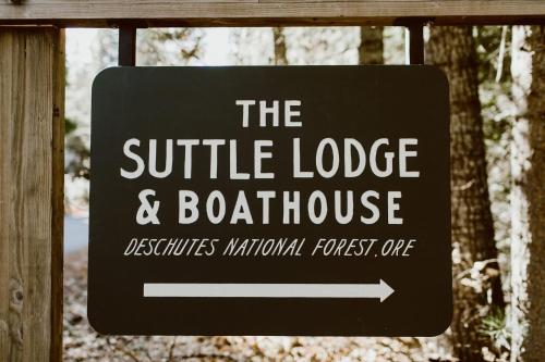 The Suttle Lodge & Boathouse