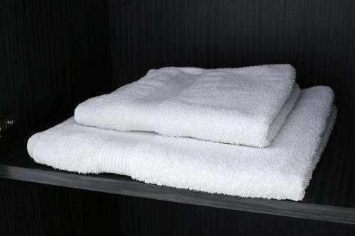 Black&White Apartment in Smart Plaza - image 2