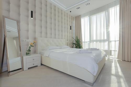 Black&White Apartment in Smart Plaza - image 4