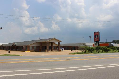 . Nationwide 9 Inn