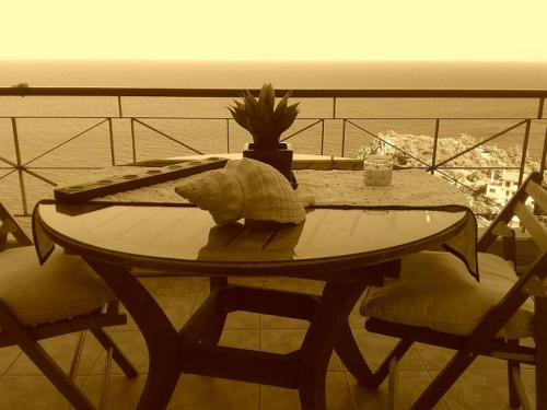  Sea and Sky Infinity Blue Apartment in Gythio