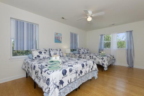 Harbor Delight On The Bay - Private Sandy Beach! Home in Norfolk, USA