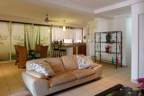 Cozy Apartment in Las Glorias