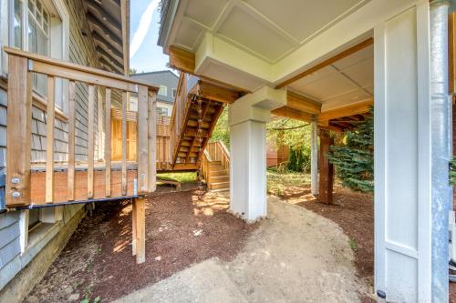 Tabor Treehouse - image 2