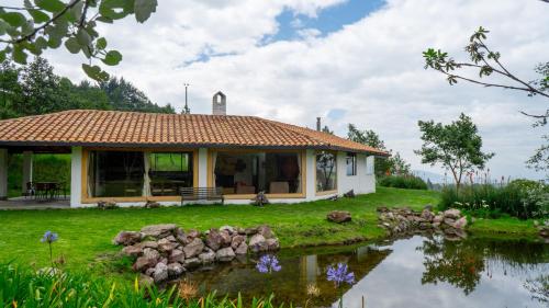. Hacienda La Campiña Frente al Cotopaxi
