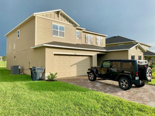 Stunning Single Family 6 Bd Home Close to Disney 638