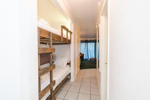 Cozy Value Beach Condo - image 9
