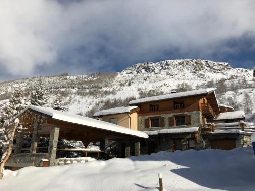 Monster Chalets - image 4