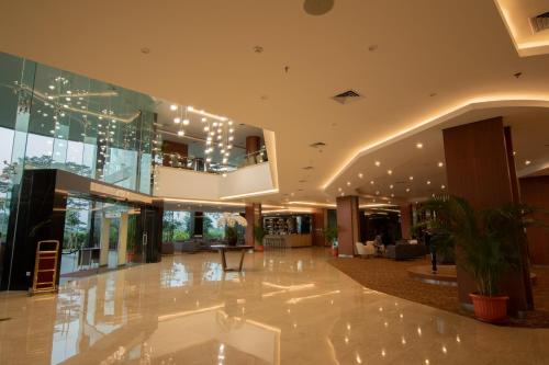 Lobby, Avenzel Hotel & Convention Cibubur in Cibubur