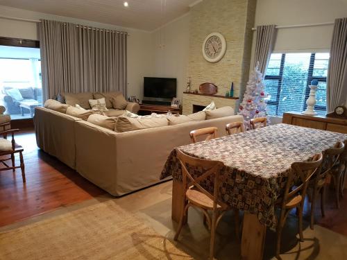 Bushys Oak photo 4