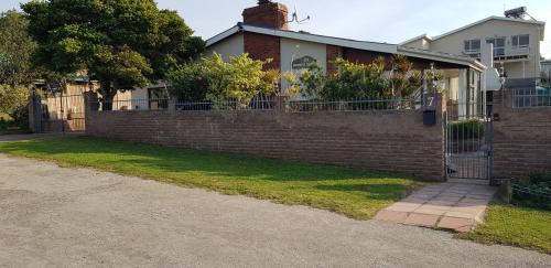 Bushys Oak photo 1