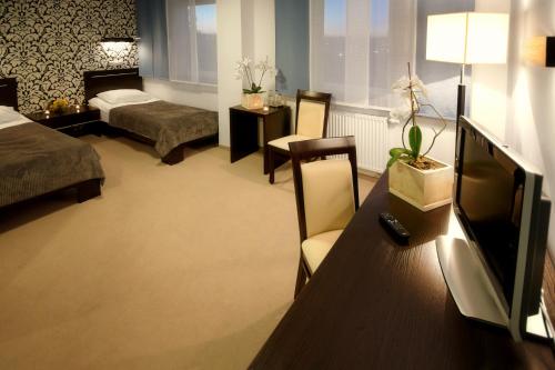 Hotton Hotel - image 10