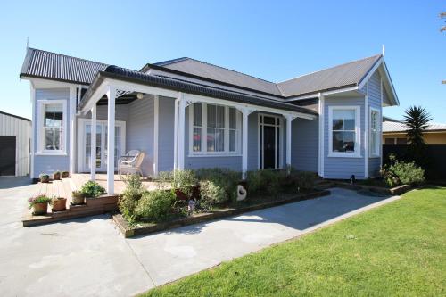 Five-Bedroom House image 10