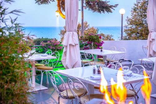 215152003 Panorama Suites & Spa - Adults Only