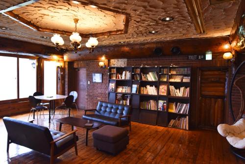 Forest Inn Sangoro