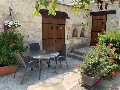 阿格羅蒂克傳統民居酒店 (Agrotiko Traditional Houses) in 卡萊佩伊亞