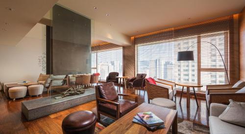 Pub/Lounge, New World Dalian Hotel in Dalian