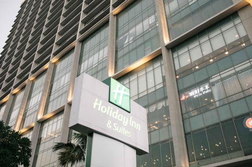 Holiday Inn & Suites Jakarta Gajah Mada, an IHG Hotel