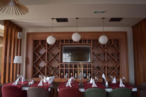 Restorāns, Hotel Zlatni Bor in Sokolac