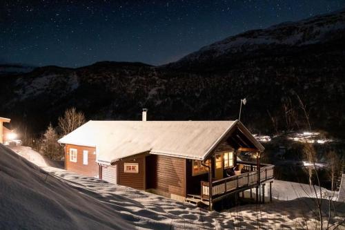 Exterior view, Cabin in Hodlekve with 5 bedrooms & hot tub. in Sogndal