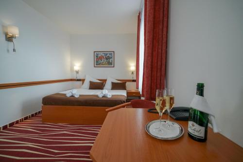 Classic Double Room with Mountain View