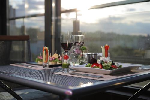 Raziotel Kyiv Yamska - image 2