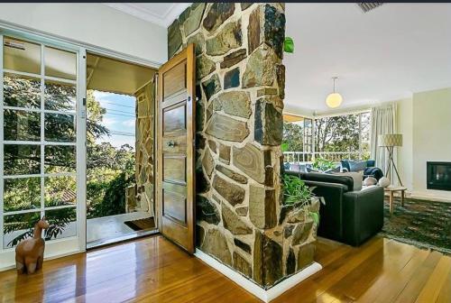 Stunning house with beautiful entertainment area!!