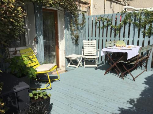Garden flat 1 3
