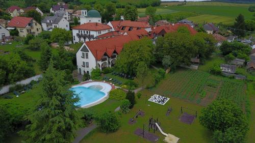 Hasik Hotel, Döbrönte bei Kamond