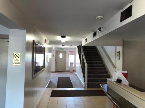 Motel 75 Monroe - image 7
