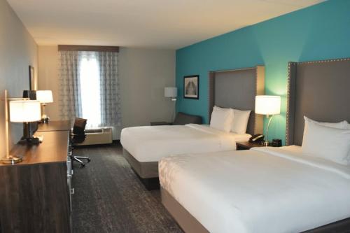 La Quinta Inn & Suites by Wyndham Jamestown, NY-Downtown