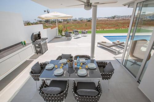 Villa with Sea View image 6